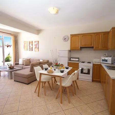 Marina Epavlis By 别墅