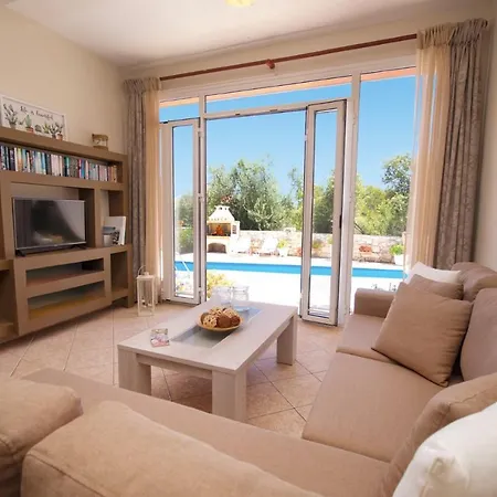 Marina Epavlis By Villa *